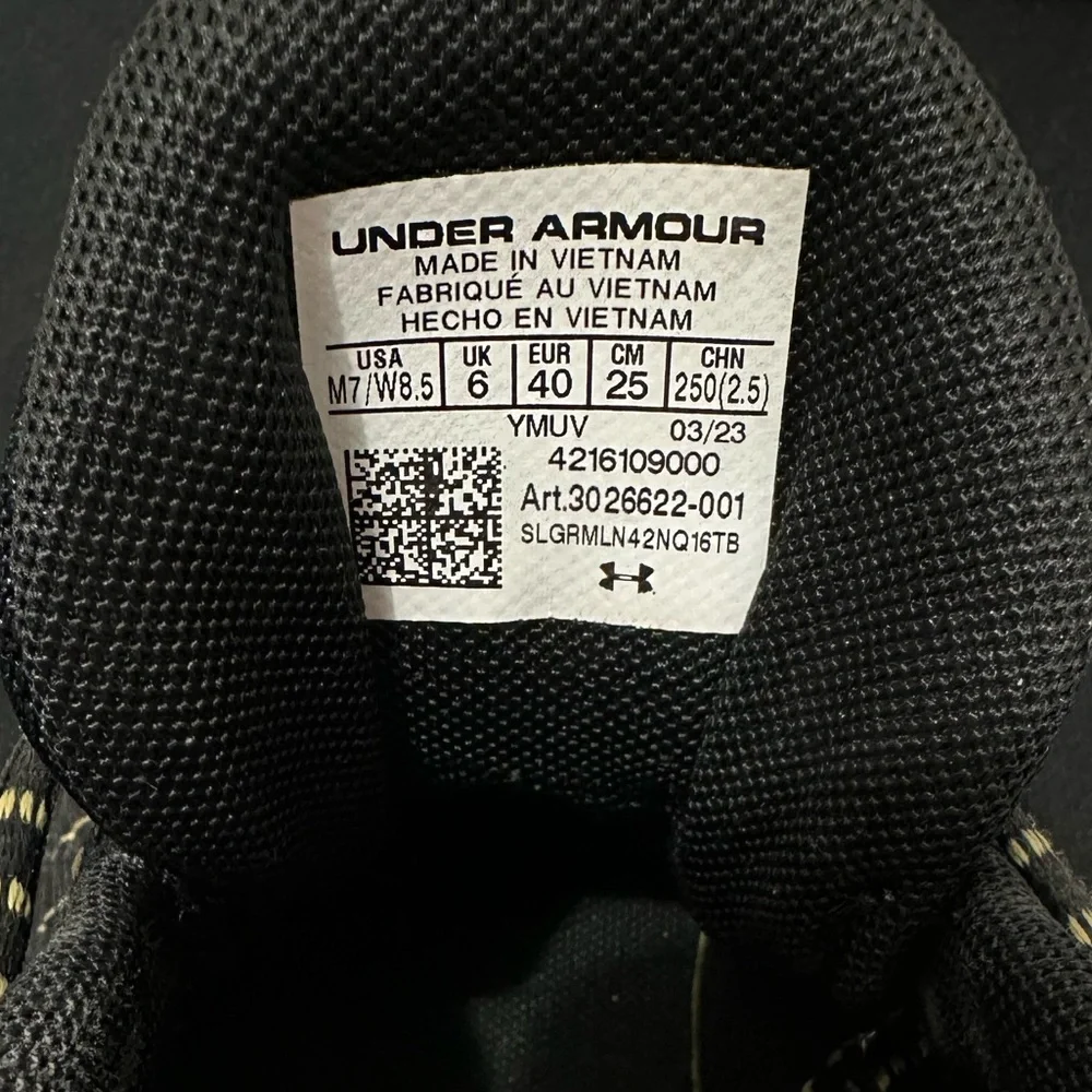 Under Armour Curry 3Z7 basketball shoes‎